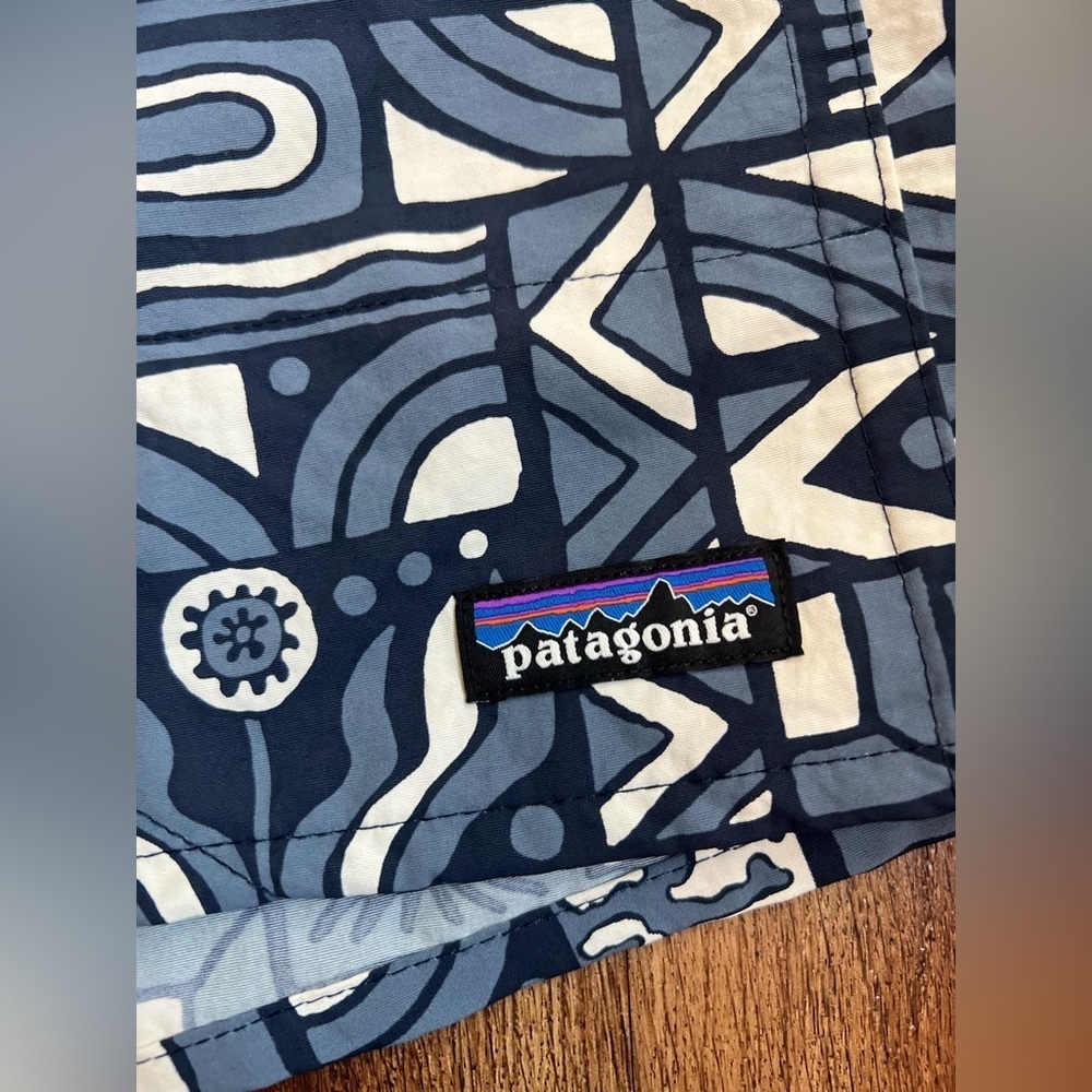 NWT New Patagonia Men's Baggies 7" Long Size Lined Color New Visions New Navy - Picture 3 of 10